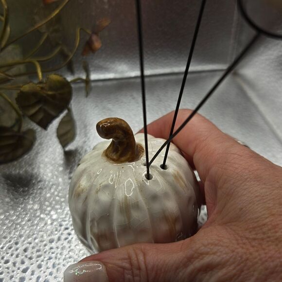 "5/$25" Pumpkin Salt Shaker Turned Ephemera/Photo Holder - Picture 3 of 5